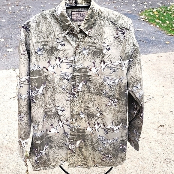 Woods & Water Outfitters Ducks Camouflage Long Slv Casual Button Down Sz M Shirt - Picture 1 of 12